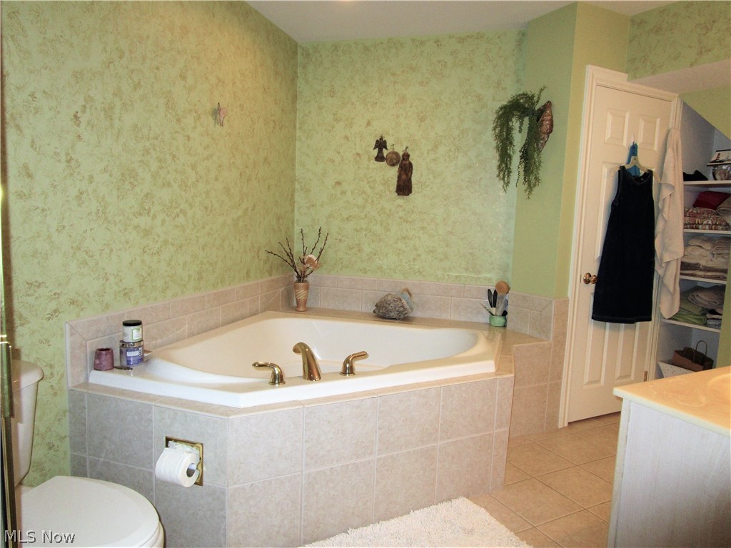 Back Bay/Arrowhead Condo - Residential