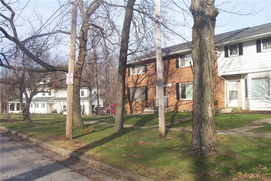 Townhouse Condo Estates Condo - Residential