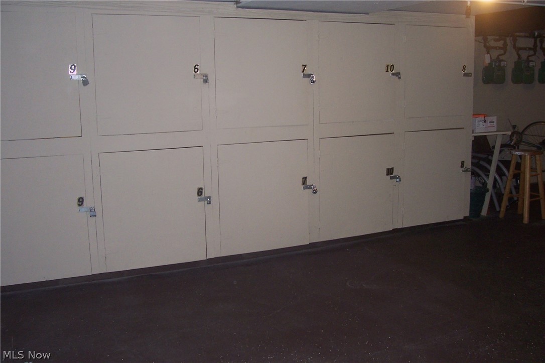 Townhouse Condo Estates Condo - Residential