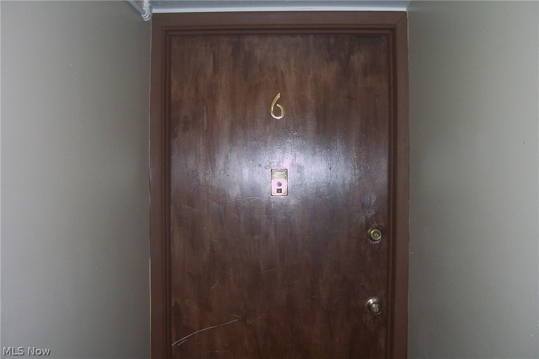 Townhouse Condo Estates Condo - Residential