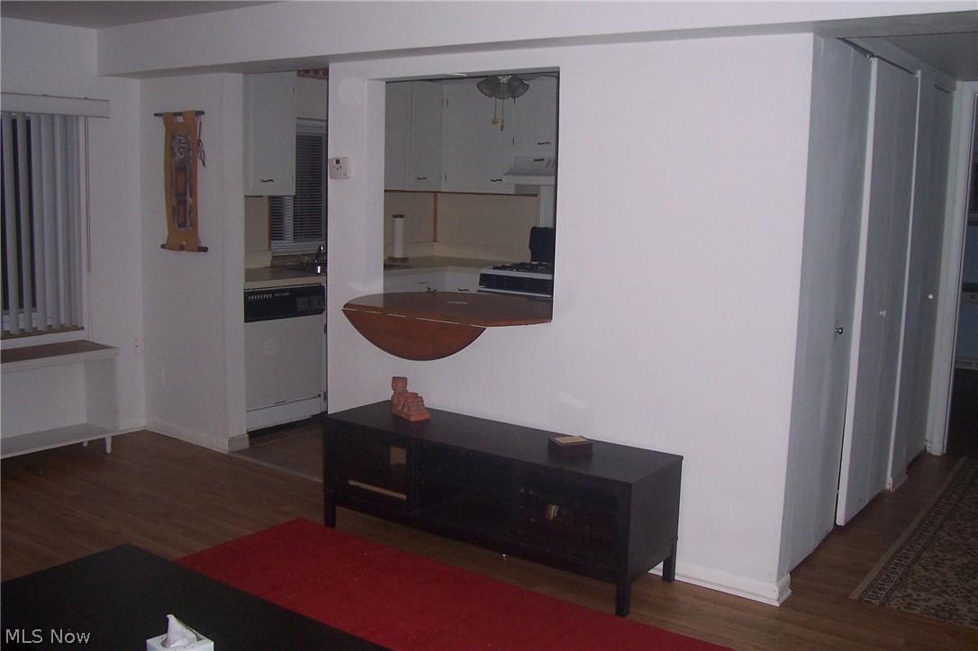 Townhouse Condo Estates Condo - Residential