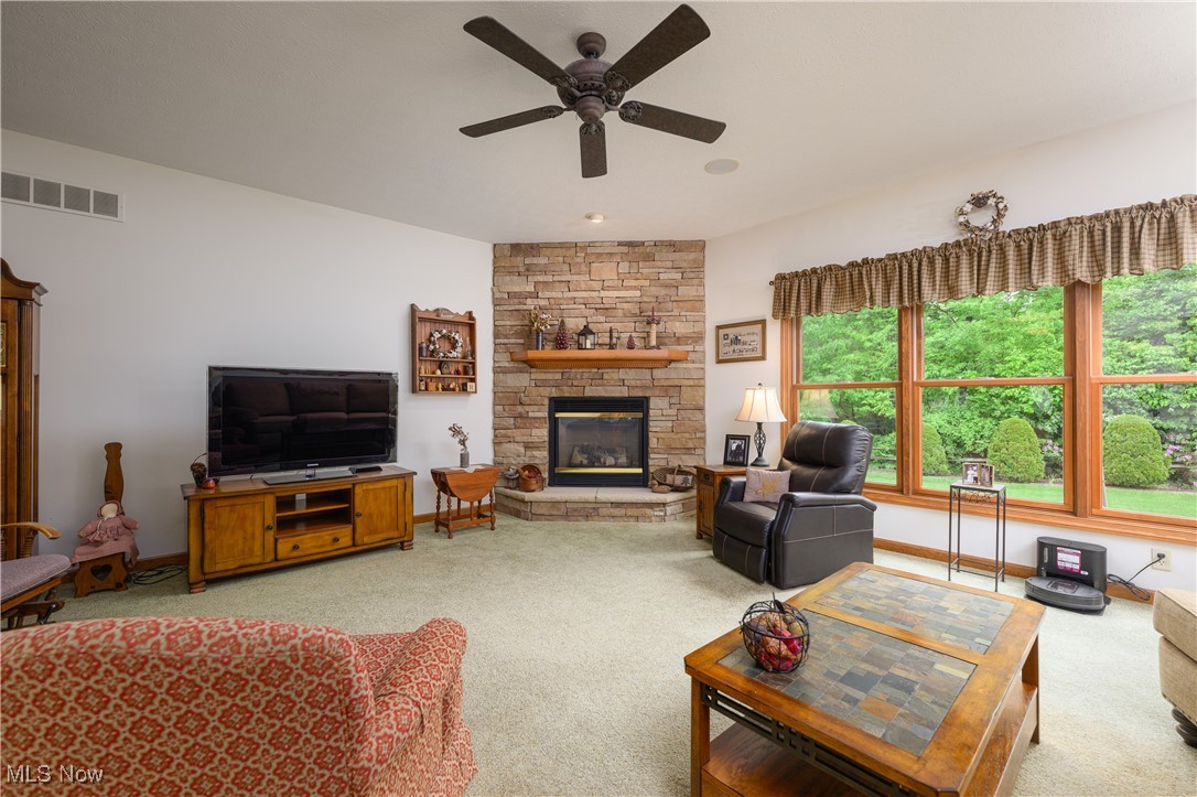 565 Sonora Drive, Barberton, Ohio image 8