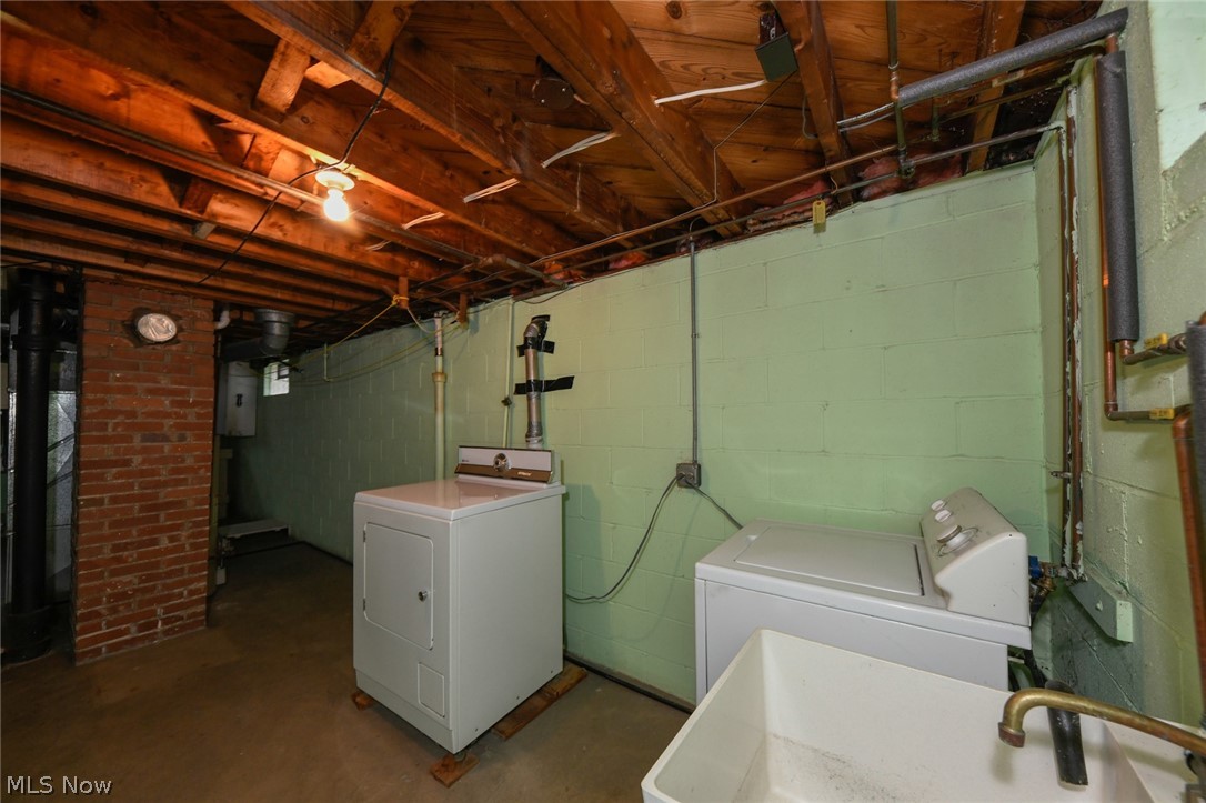 Happy Hollow - Residential