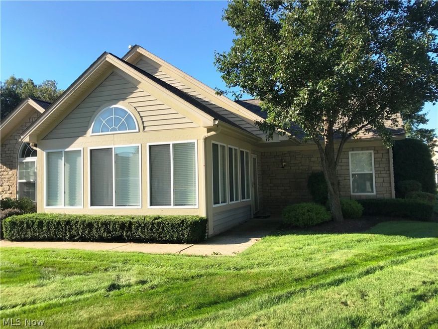 1586 SQ. FT. 2 BEDROOM, 2 BATH CONDO
WOODLAND RUN CONDOS, COLUMBIANA OHIO

2 Bedroom, 2 bath 1 floor condo in Woodland Run. Eat in kitchen with oak cabinets. Formal carpeted dining area. Large carpeted living room with gas fireplace. Large carpeted  master bedroom with full bath and large walk in closet.  Carpeted second bedroom  with large walk in closet. Enclosed  carpeted Florida room with wood paneling. Large full bath with oak cabinets and tile floor. Laundry/pantry room.  2 car garage with overhead doors with opener, drywall finish and overhead storage.