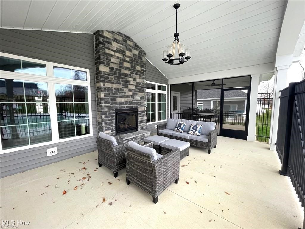 The Courtyards at New Seasons - Residential