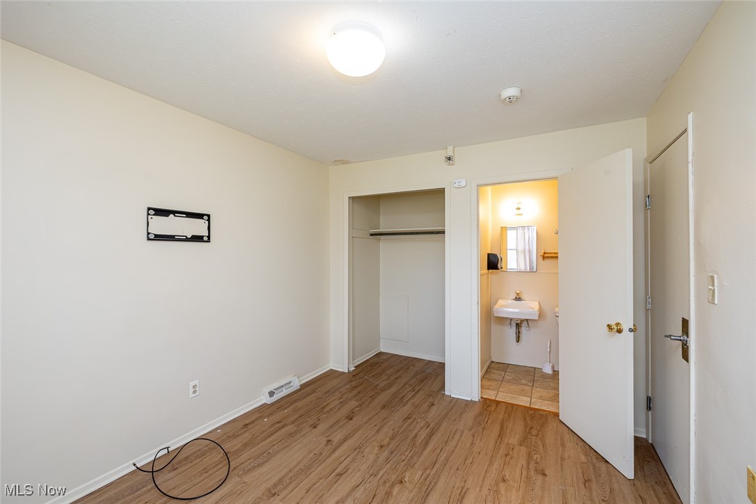 7997 Wesley Drive, Strongsville, Ohio image 20