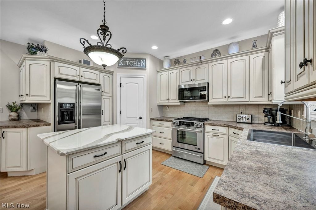 Photo of 533 Terra Verde Avenue, Columbiana, OH 44408 (MLS # 5213851)