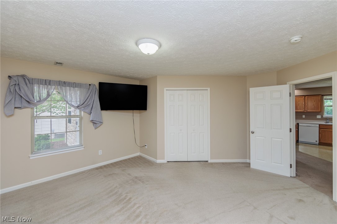 Creekside/Pleasant Lakes Condo - Residential