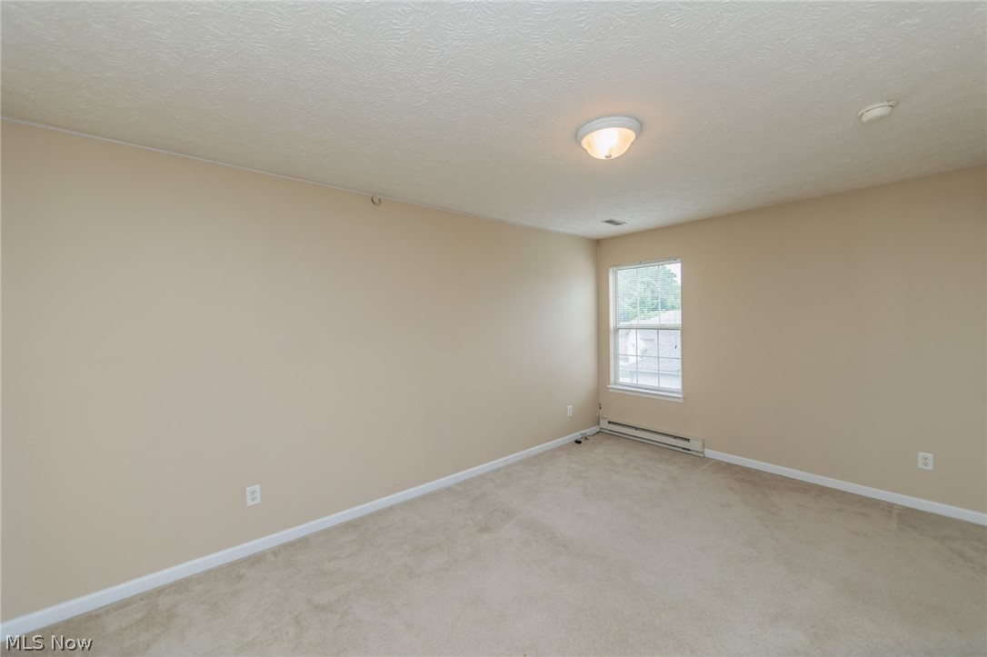Creekside/Pleasant Lakes Condo - Residential