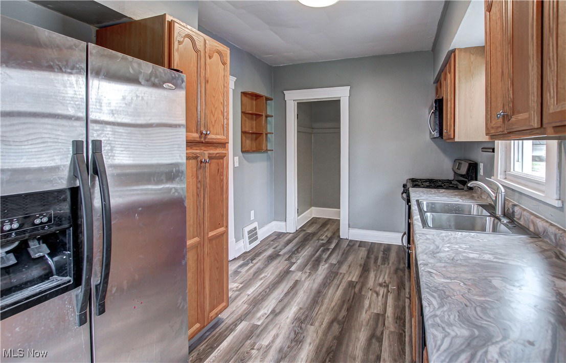 227 Spruce Street, Elyria, Ohio image 4