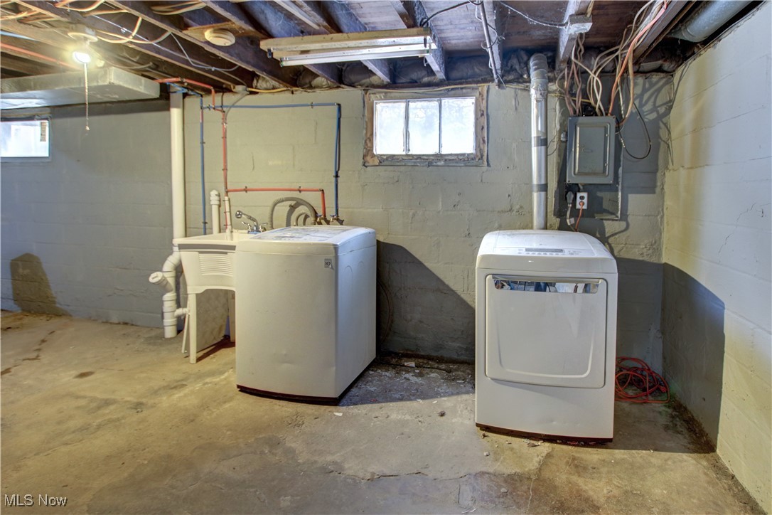 227 Spruce Street, Elyria, Ohio image 31
