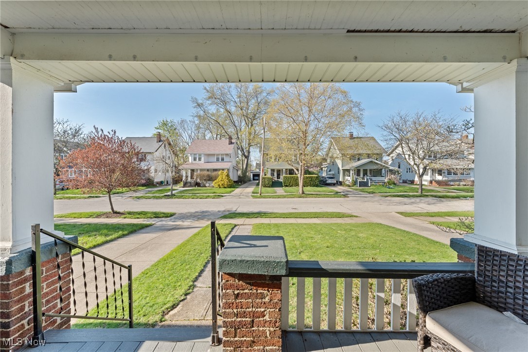17445 Woodford Avenue, Lakewood, Ohio image 33