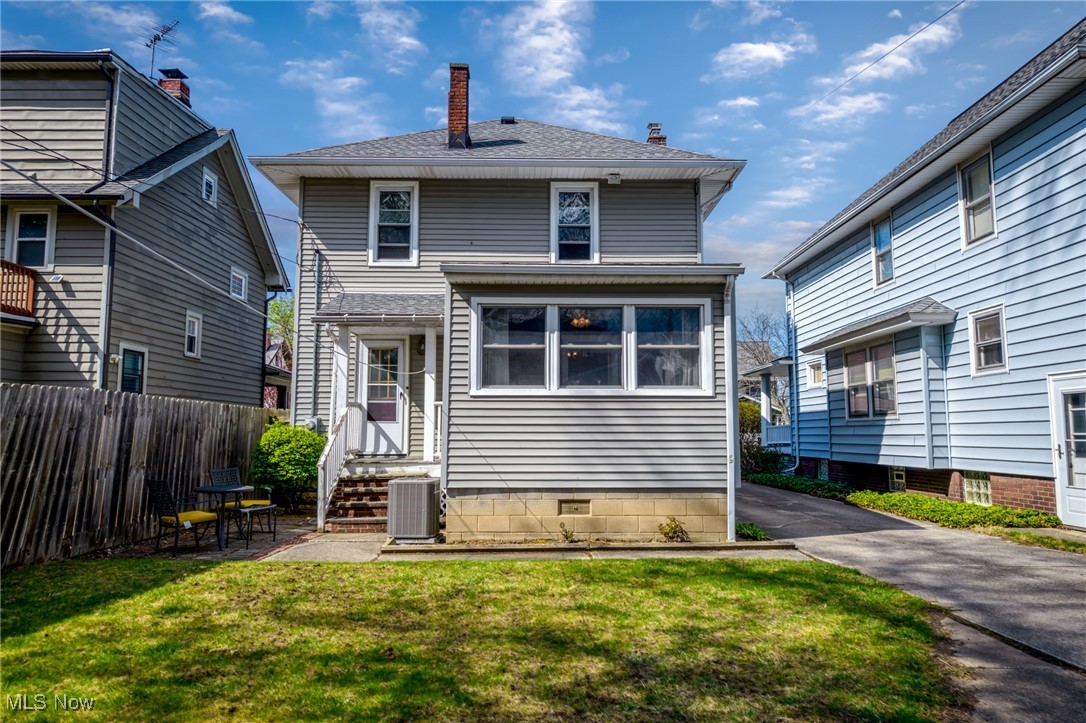17445 Woodford Avenue, Lakewood, Ohio image 10