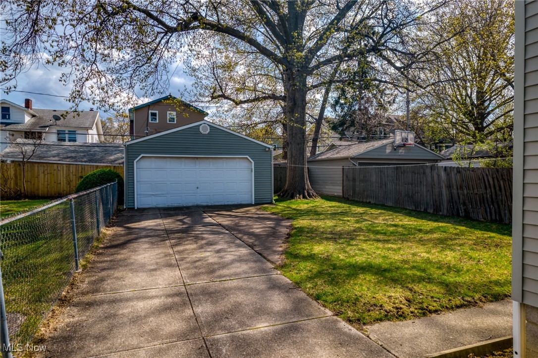 17445 Woodford Avenue, Lakewood, Ohio image 9