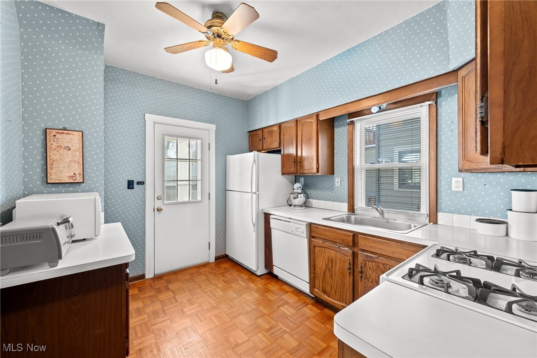 17445 Woodford Avenue, Lakewood, Ohio image 27