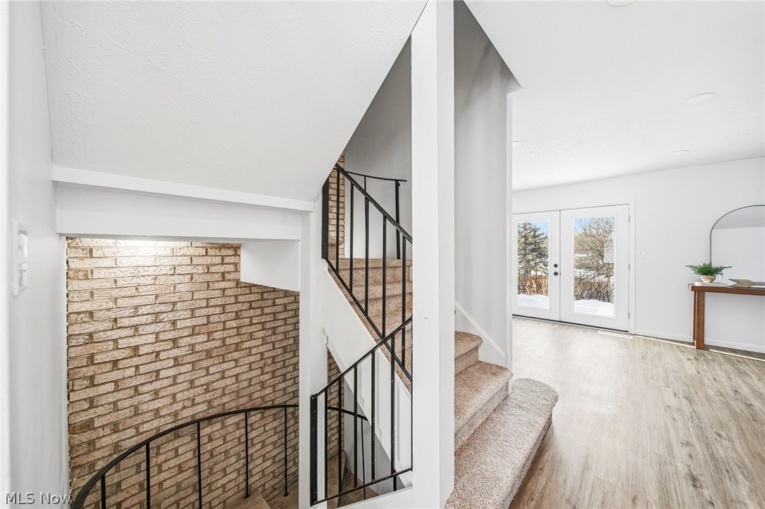 Four Seasons - Residential