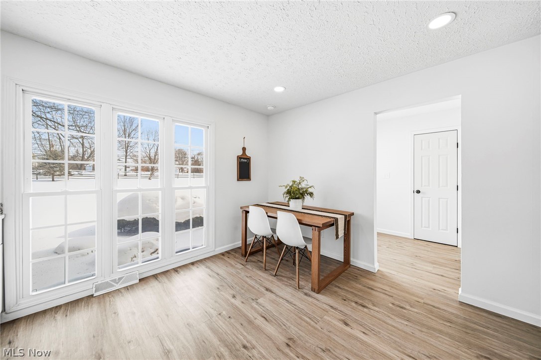 Four Seasons - Residential