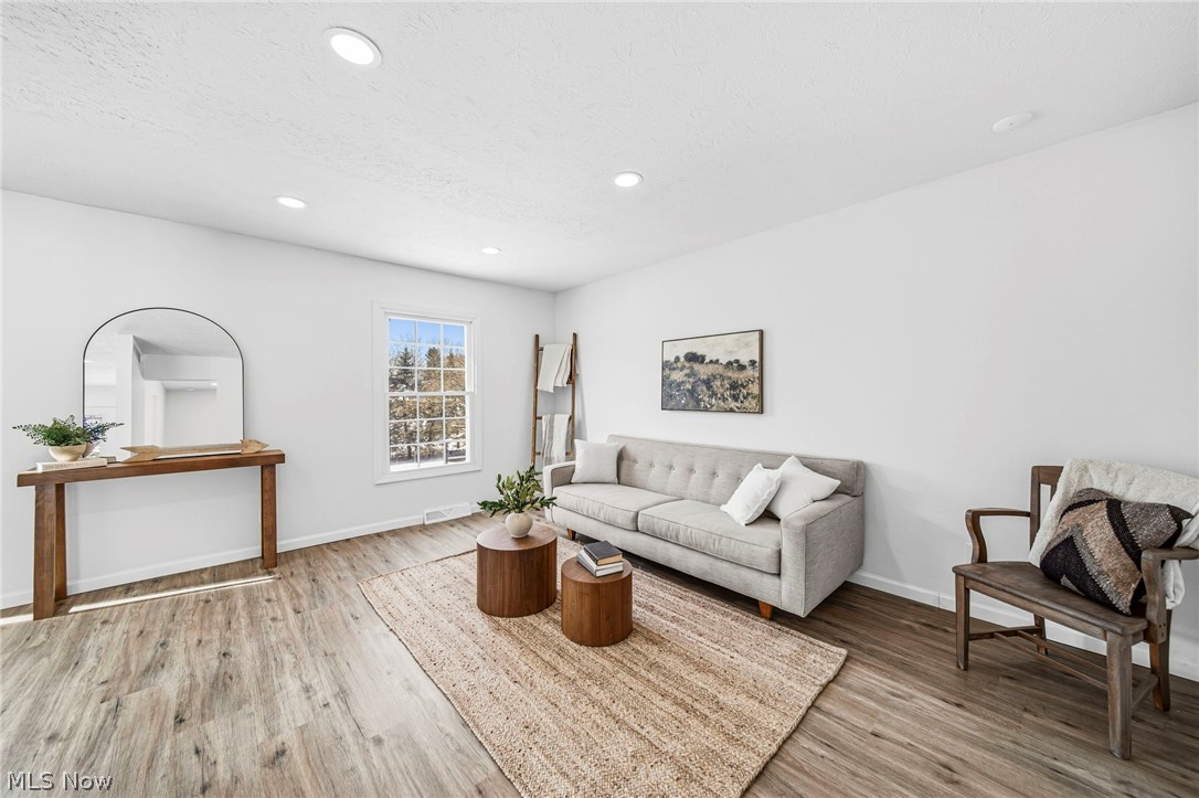 Four Seasons - Residential