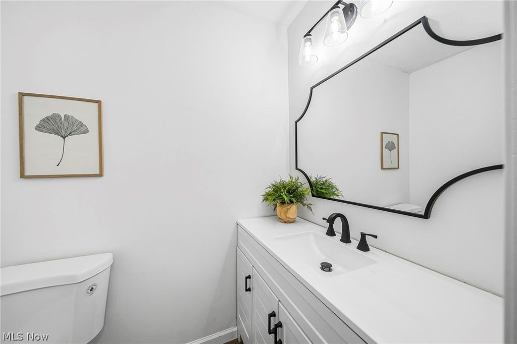 Photo of 824 S Chillicothe Road #9, Aurora, OH 44202 (MLS # 5186105)