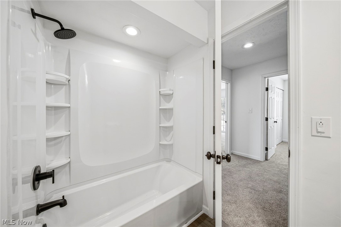 Four Seasons - Residential