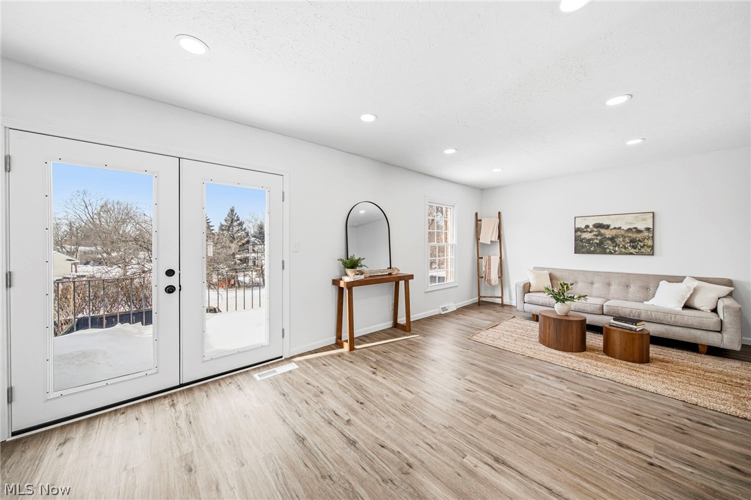 Four Seasons - Residential