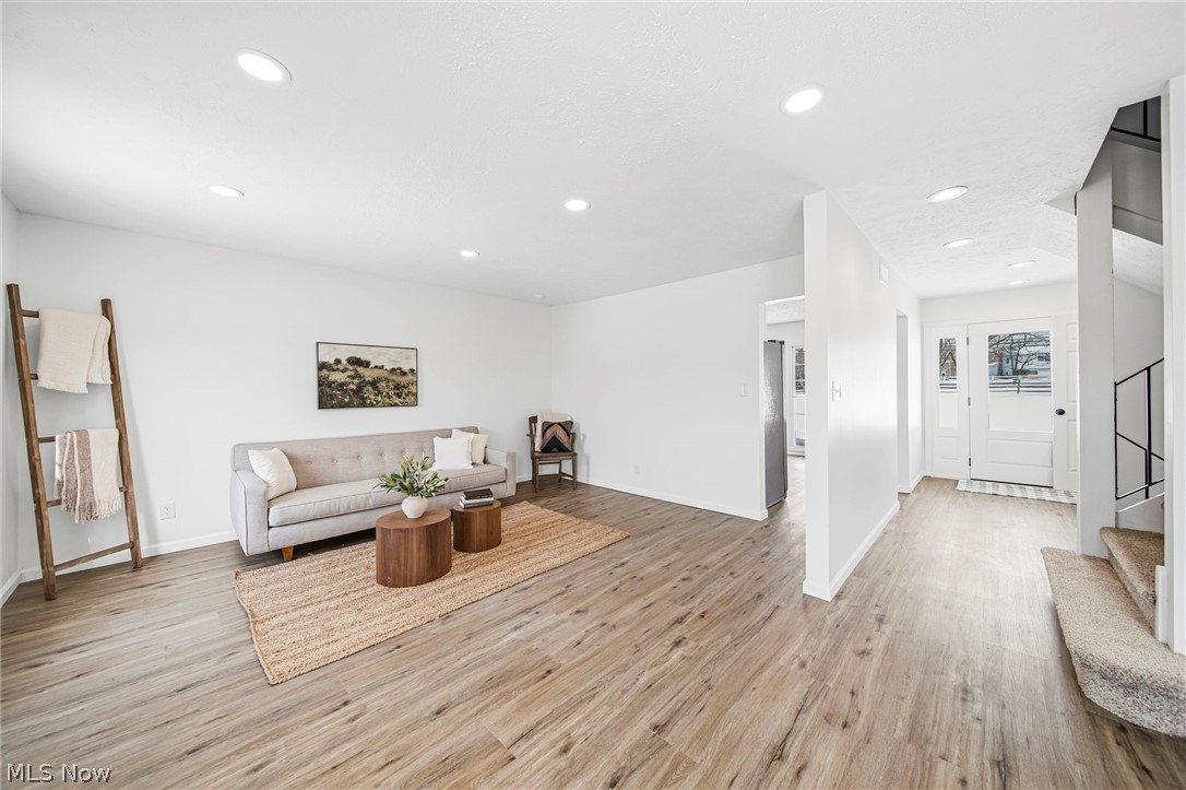 Four Seasons - Residential