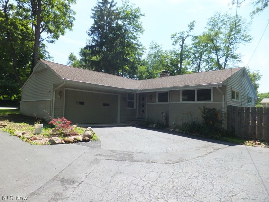 Vinyl sided ranch,3 bedrooms,2 full baths,newer furnace and central air,newer roof,updated 100amp electric box,fireplace in living room,2 car attached garage w/opener,nice sized 100x200 fenced yard