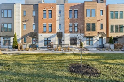 1446 E 14th Street Cleveland OH 44114