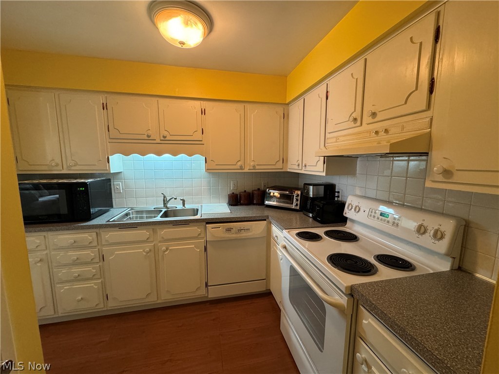 Hollycroft Condo - Residential