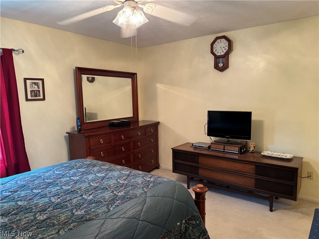 Hollycroft Condo - Residential