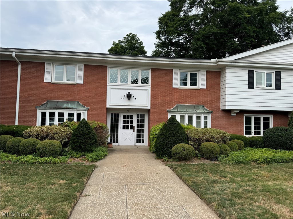 Hollycroft Condo - Residential