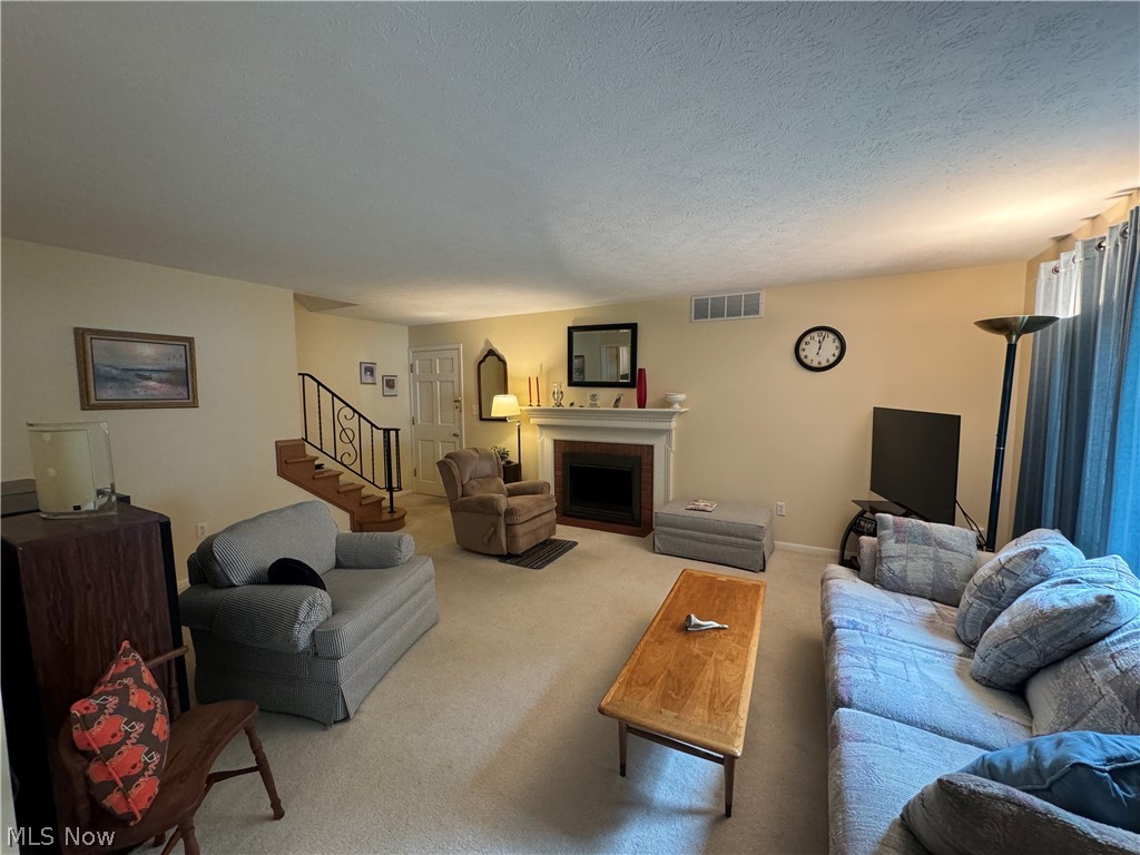 Hollycroft Condo - Residential