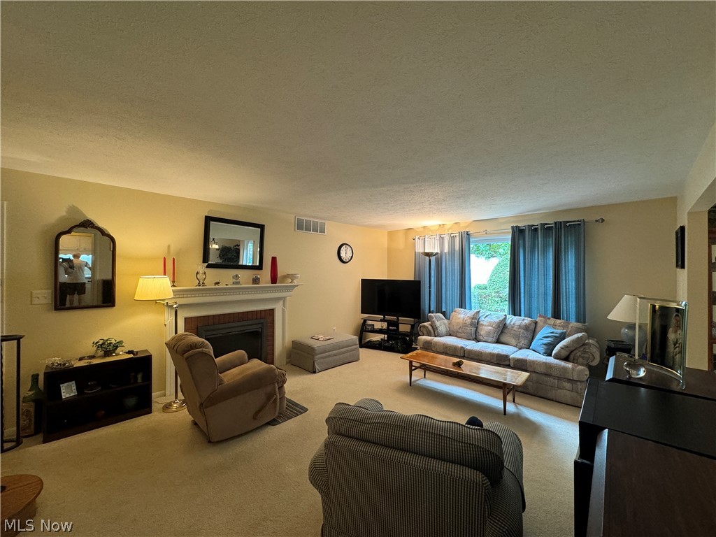 Hollycroft Condo - Residential