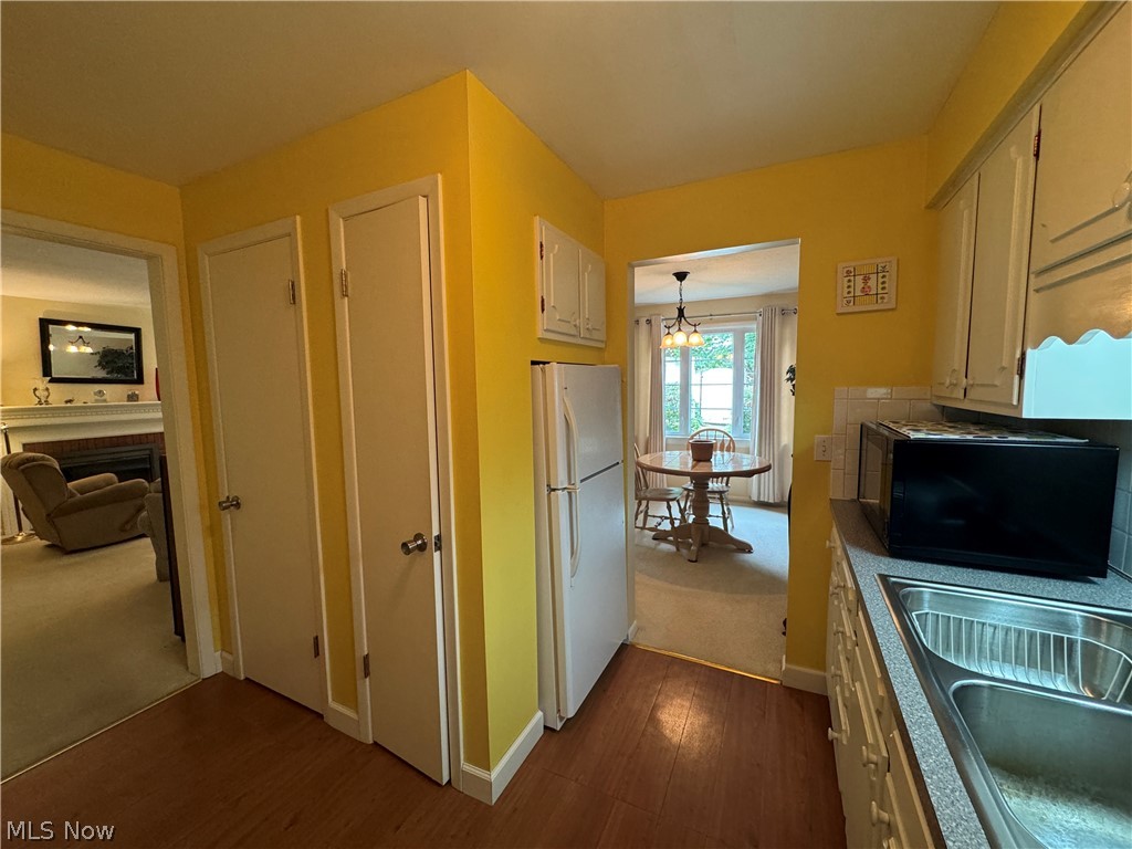 Hollycroft Condo - Residential