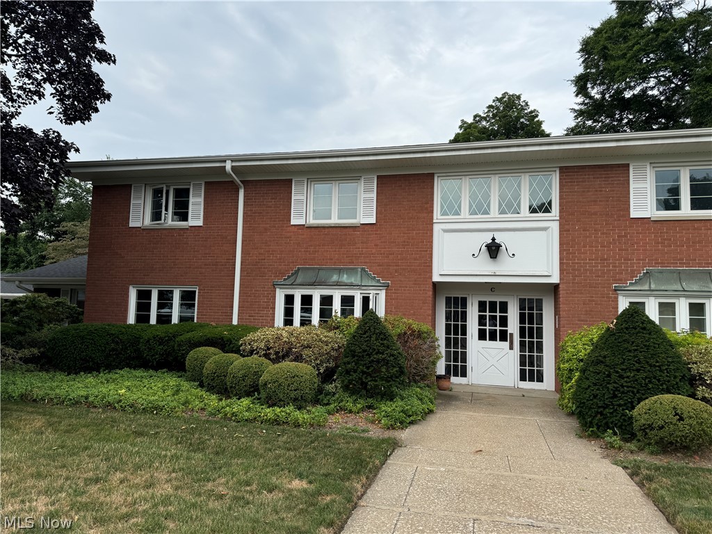 Hollycroft Condo - Residential