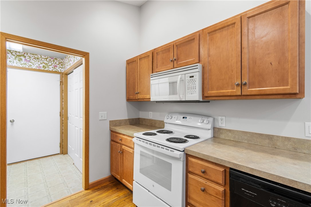 2572 Barnstone Avenue, Canton, Ohio image 13