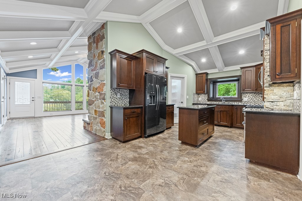 153 Cheyenne Trail, Malvern, Ohio image 3