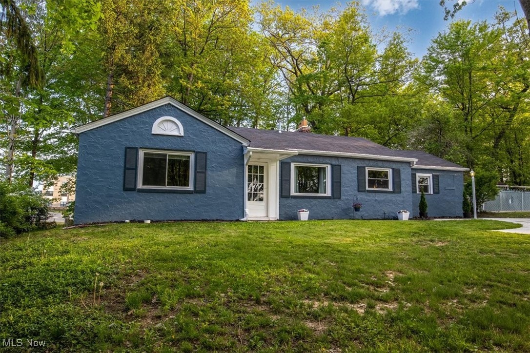 6401 W Ridgewood Drive, Parma, Ohio image 2
