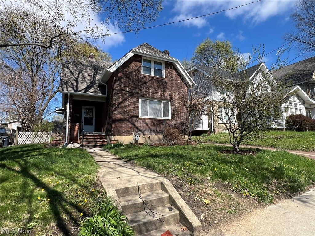 Photo of 1395 Goodyear Boulevard, Akron, OH 44305 (MLS # 5200966)