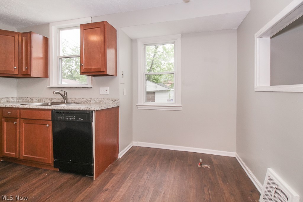 Shaker Lee - Residential Lease