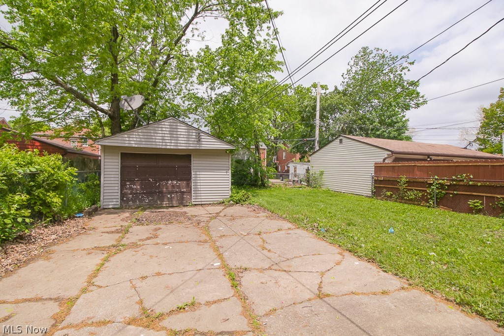 Shaker Lee - Residential Lease