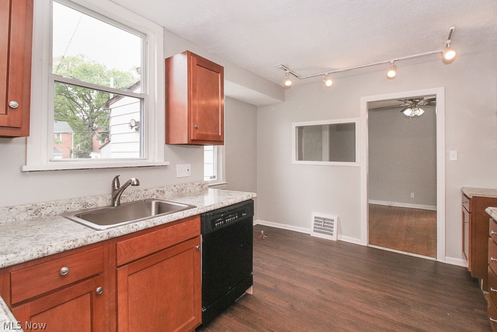 Shaker Lee - Residential Lease