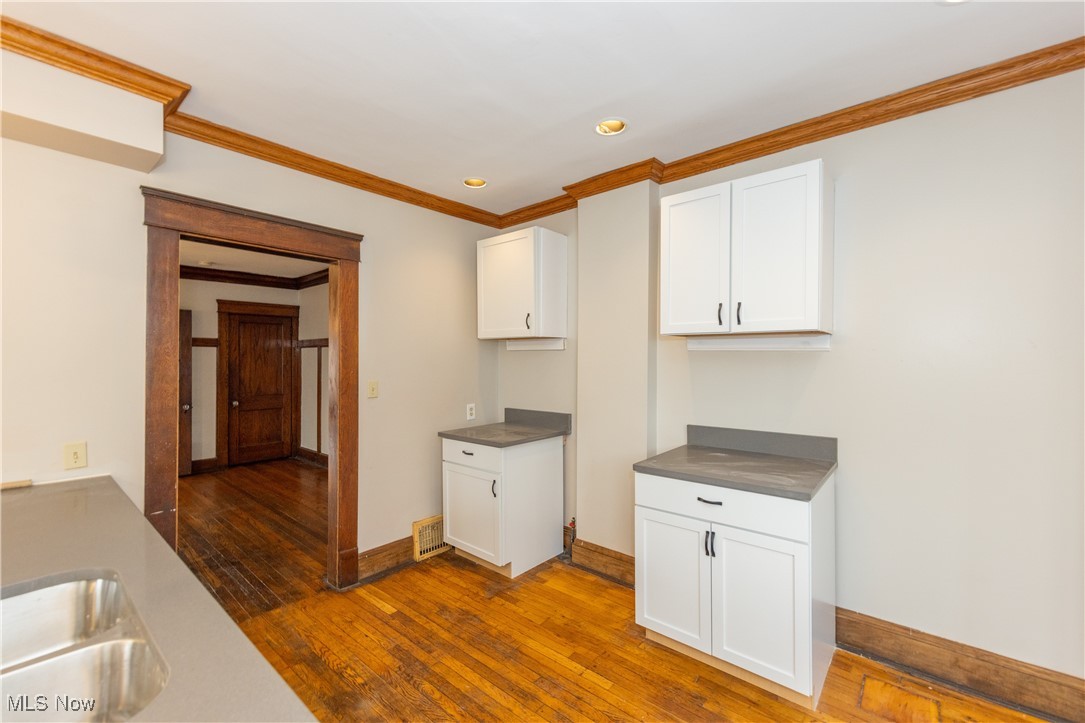 Cleveland Heights, Ohio 44106, United States, 5 Bedrooms Bedrooms, ,2 BathroomsBathrooms,Residential,Active,26802