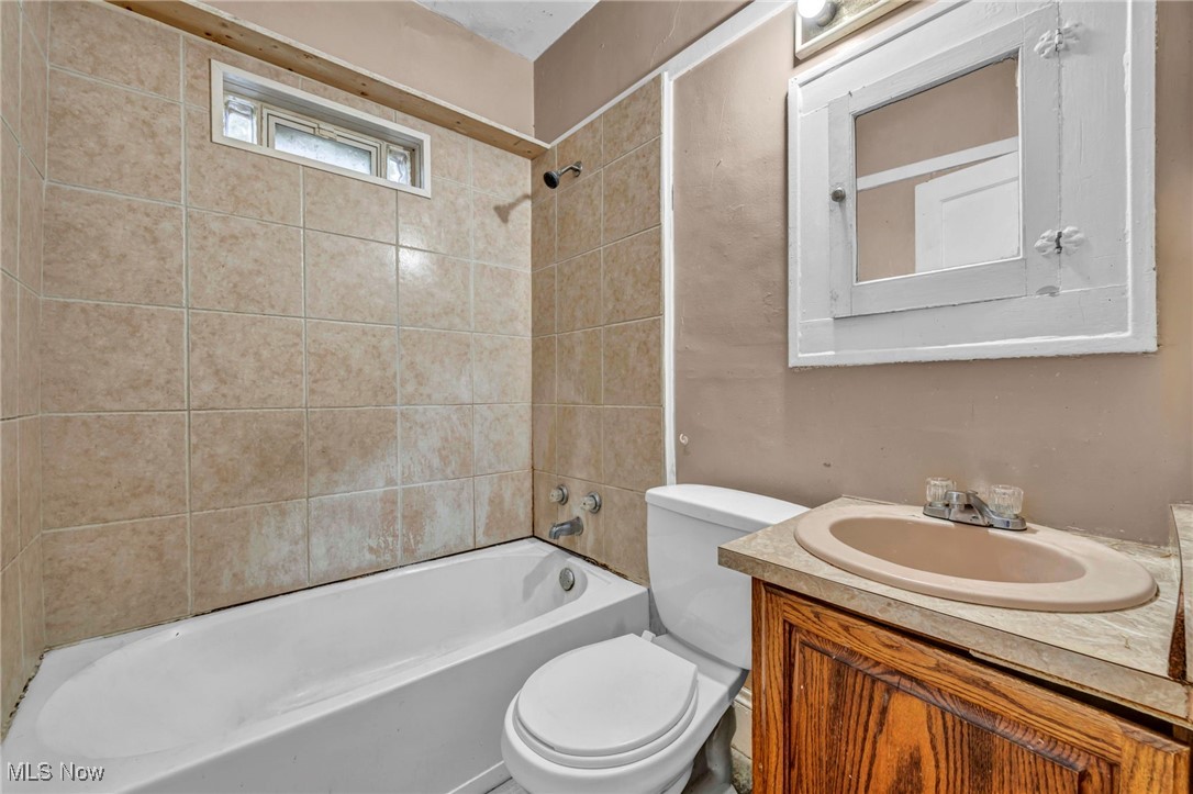 Wolfe-Sill Realty Companys Street - Residential Income