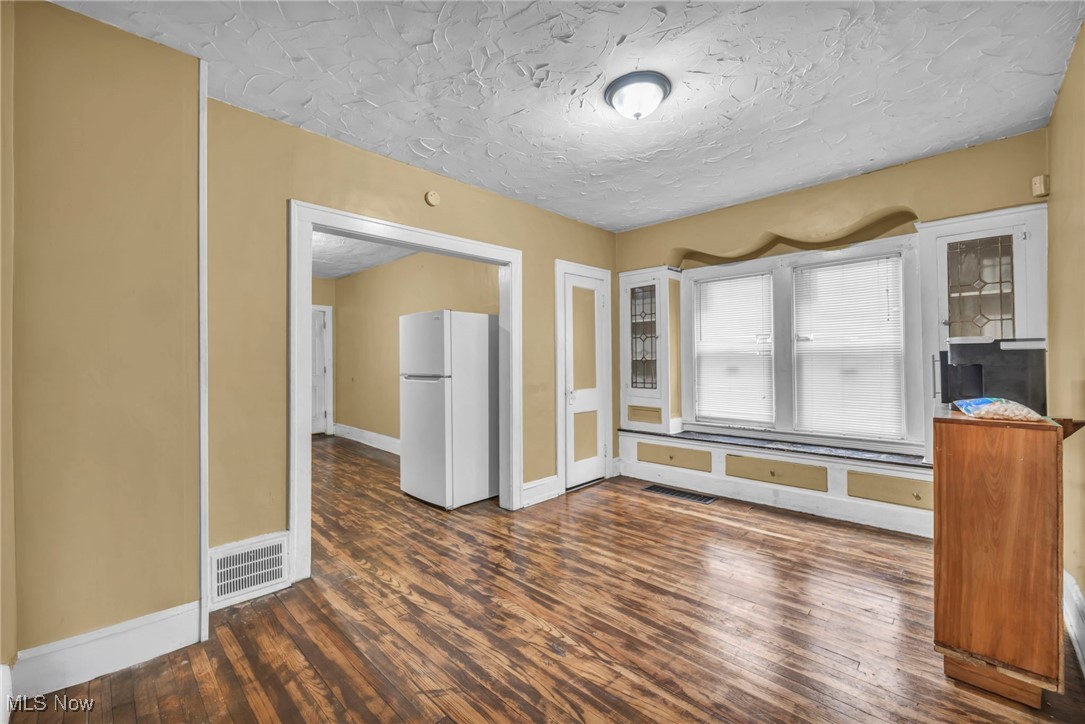 Wolfe-Sill Realty Companys Street - Residential Income