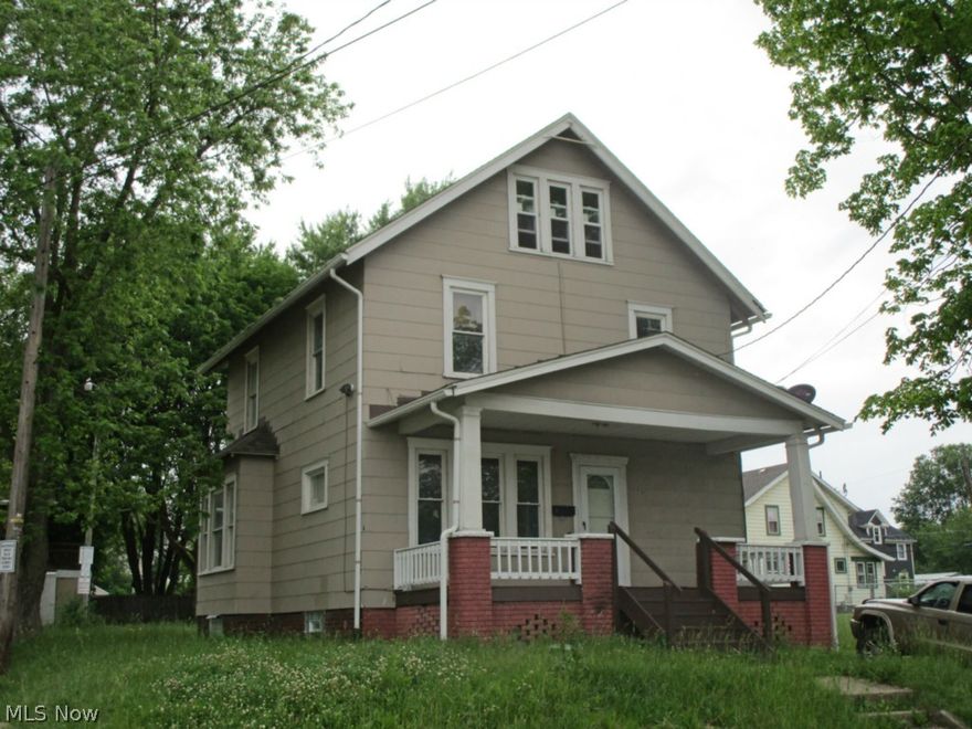 Absolute auction, sells to the highest bidder on location: THURSDAY – JULY 9, 2015 – 5:00PM
Two Story Home – 1 1/2 Baths
Three Bedrooms – 1345 Sq. Ft.
Stark County, Ohio
Real Estate features an updated 2 story colonial home w/3 bedrooms & 1 1/2 baths. Main level features large kitchen, formal dining room, 1/2 bath, living room & covered front porch. Second level consists of 3 bedrooms & full bath. Basement has updated gas FA furnace & electric water heater. Home built in 1916 and real estate taxes are $544.24 annually. Home open auction day starting @ 4:00PM.
* Owner has done a great deal of updating – check this one out!
TERMS ON REAL ESTATE: 15% down auction day, balance due at closing. A 10% Buyer’s premium will be added to the highest bid to establish the purchase price.  Any desired inspections must be made prior to bidding. All information contained herein was derived from sources believed to be correct. Information is believed to be accurate but not guaranteed.