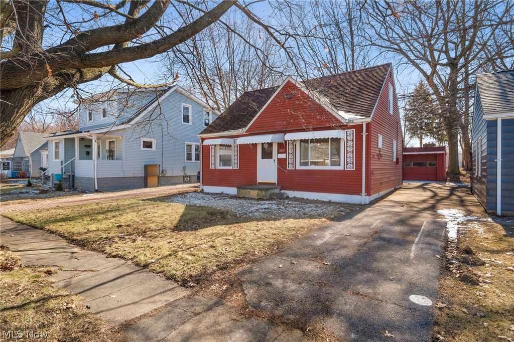 Photo of 11829 Longmead Avenue, Cleveland, OH 44135 (MLS # 5190606)