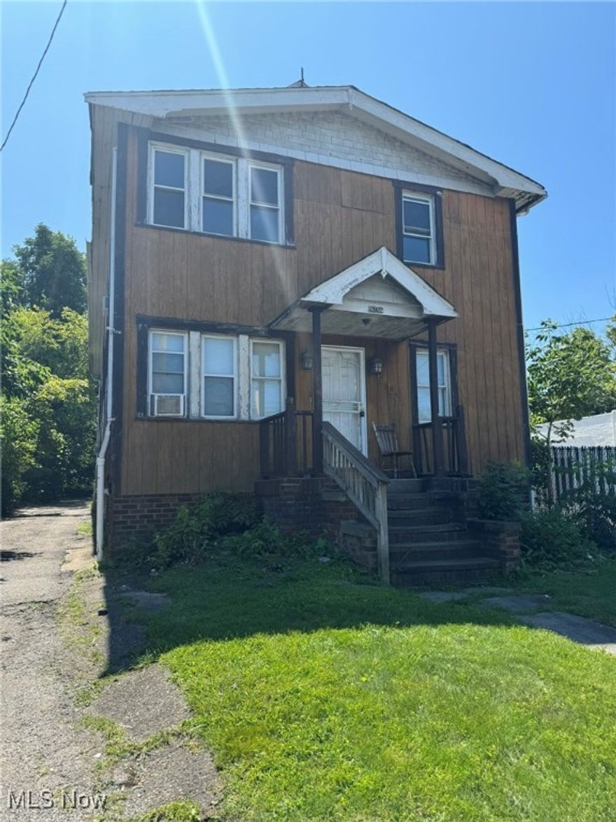 Come see this cash-flowing 4-unit building. 3 of the units are occupied by long-term tenants and 1 newly renovated vacant unit and ready to be rented. Market rent is $800/unit/month.