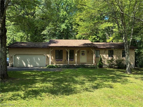 Homes For Sale - 600 Warner Road<br/> Brookfield, OH 44403