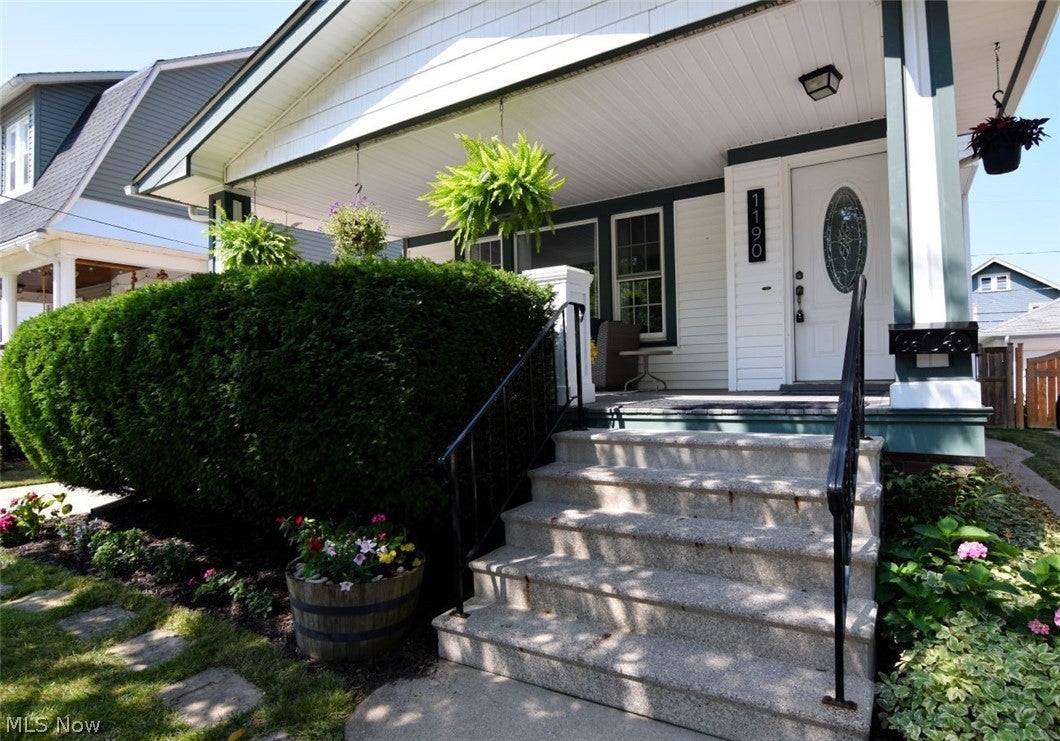 1190 Gladys Avenue